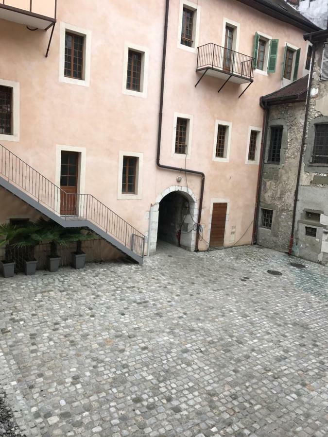 La Perle De La Vieille Ville D'Annecy Apartment Exterior photo
